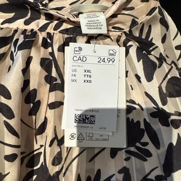 H&M blouse - Picture 3 of 4